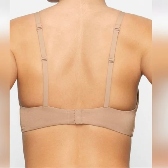 SKIMS Wireless Form Lightly Lined Bra Size:32DD Mica - Picture 3 of 8